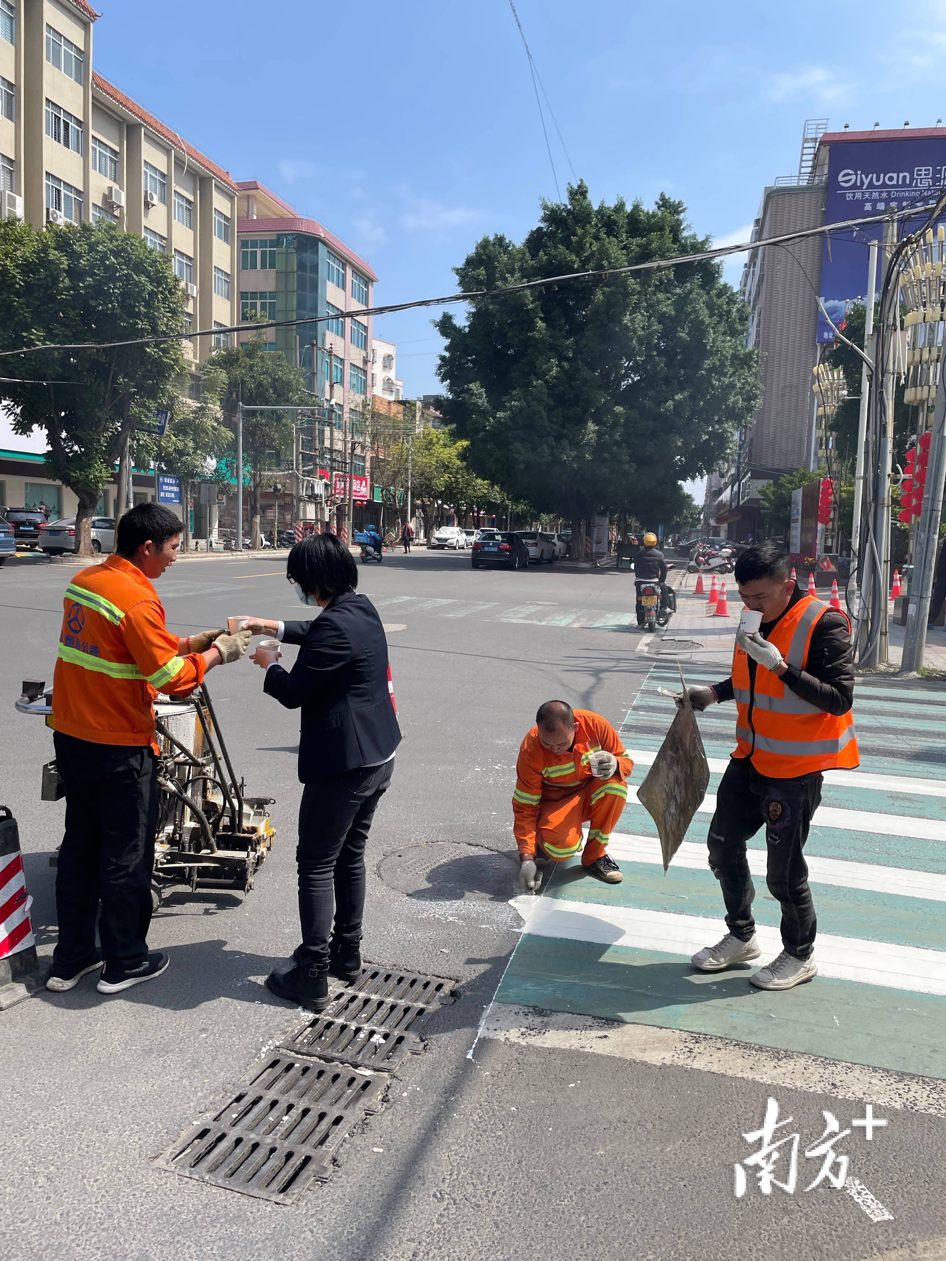 人保伴您前行,人保财险政银保 _2024年鲜花电商市场运行策略及投资价值研究 供货量持续增长 鲜花拍卖行情迎来第一轮峰值
