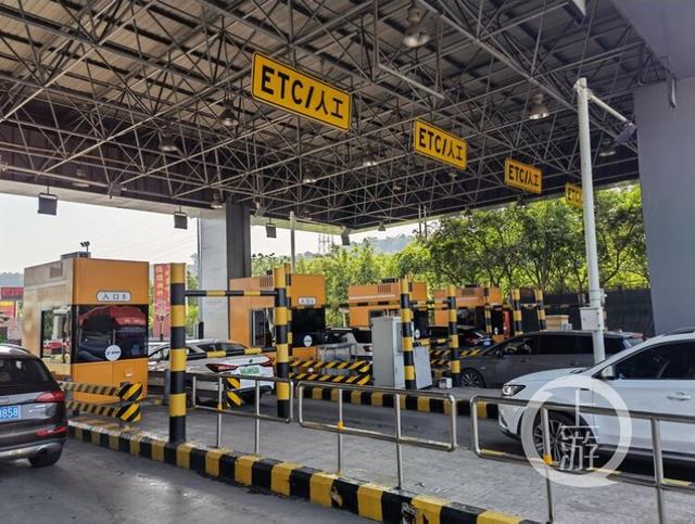 人保伴您前行,拥有“如意行”驾乘险，出行更顺畅！_2024年中国服务器行业的市场发展现状及投资风险分析