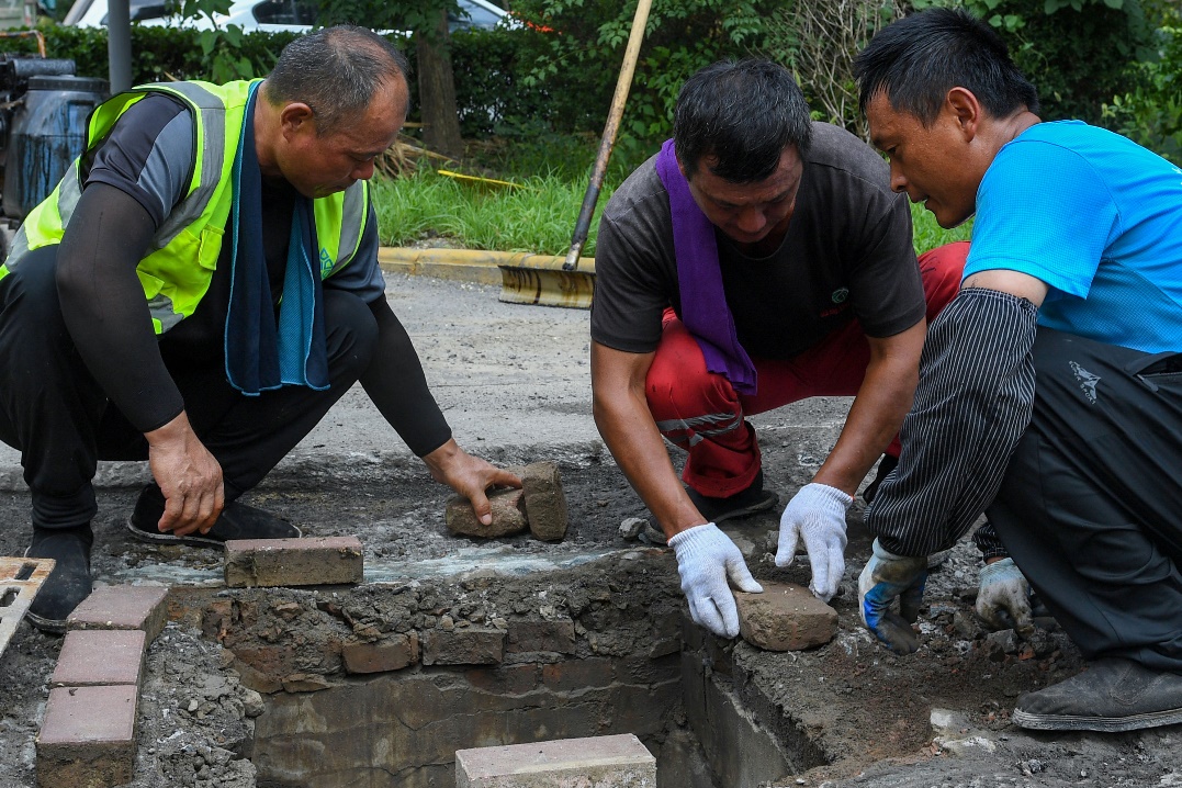 人保服务 ,拥有“如意行”驾乘险,出行更顺畅!_2024年中国智能网联汽车行业政策环境及发展趋势分析