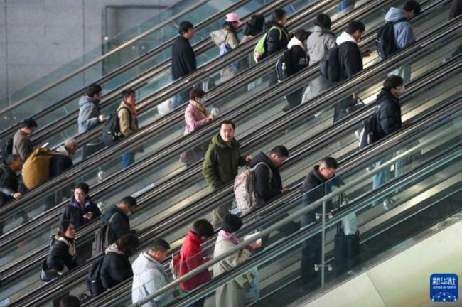 人保伴您前行,拥有“如意行”驾乘险，出行更顺畅！_2025年金融信息化行业发展趋势及投资分析