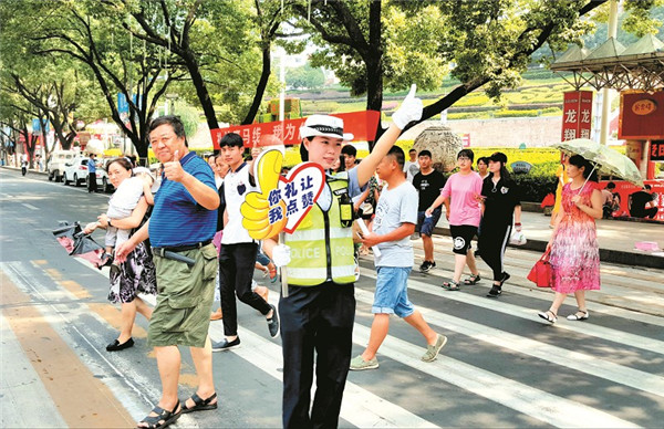人保财险 ,拥有“如意行”驾乘险，出行更顺畅！_中研普华预测：到2030年，中国智能驾驶市场规模将突破2万亿元，带动上下游产业链规模超5万亿元