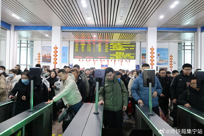 人保伴您前行,拥有“如意行”驾乘险，出行更顺畅！_2025年钢材行业现状与发展趋势分析