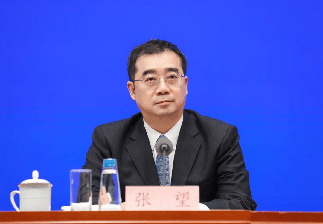 今日看点｜国新办将举行吹风会，介绍提升中药质量促进中医药产业高质量发展有关情况