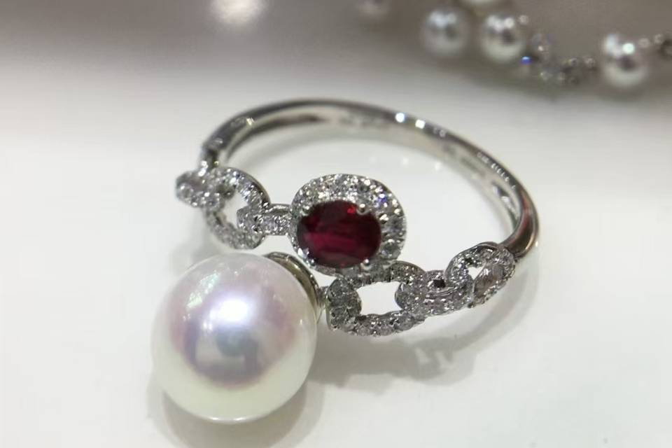 红宝丽录得10天5板