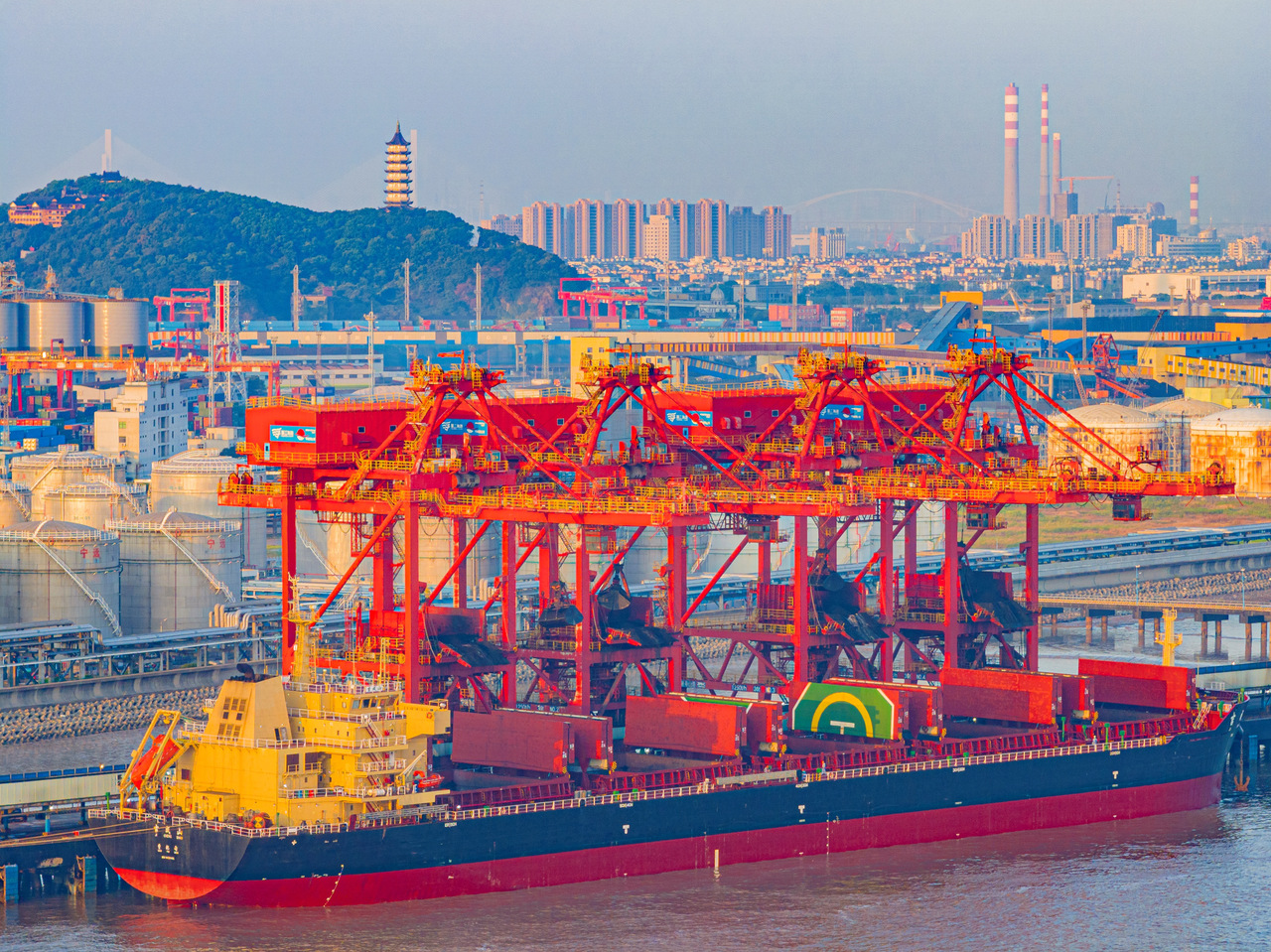 宁波港(601018.SH)：3月预计完成货物吞吐量10032万吨 同比增长0.5%