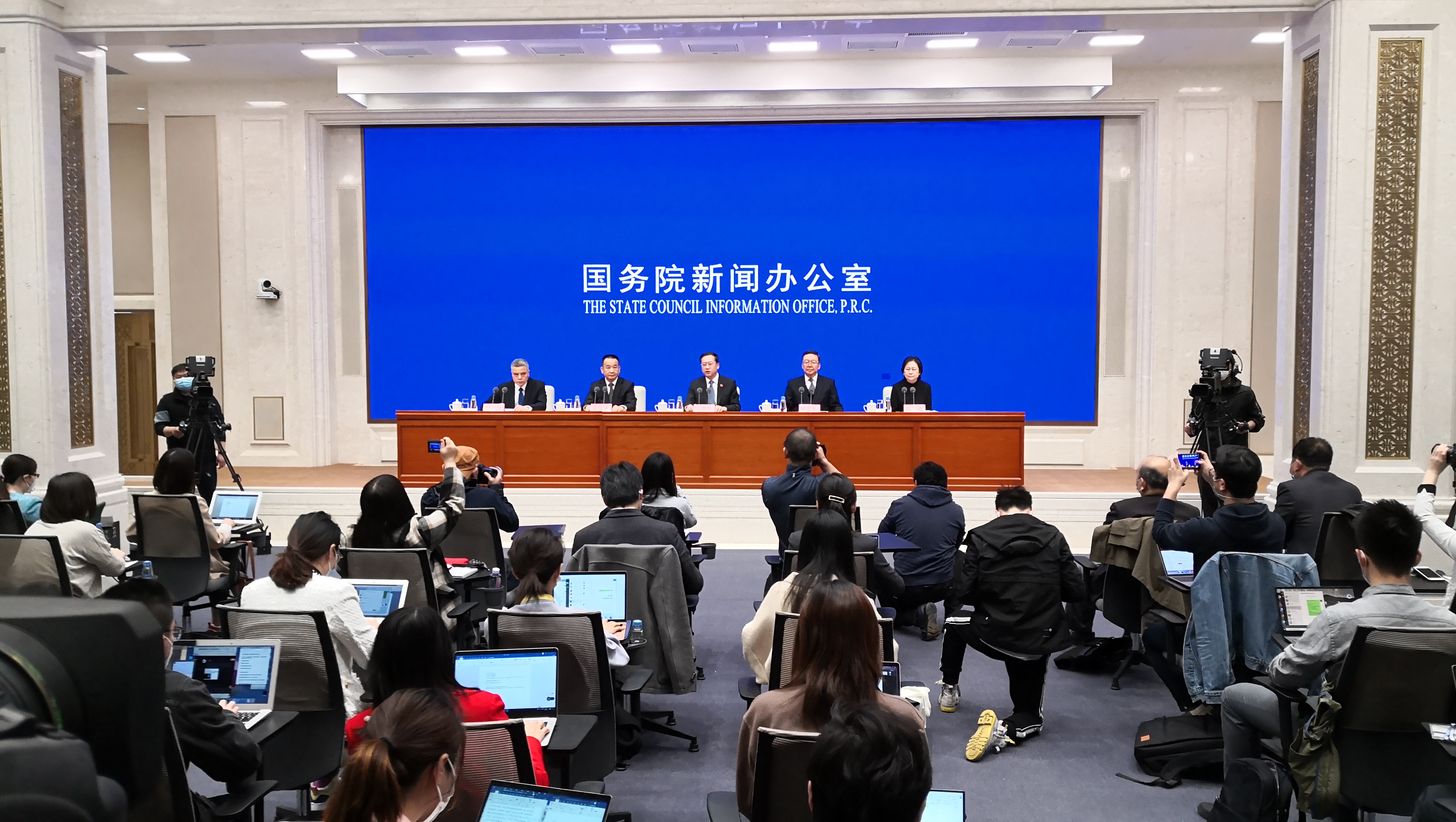 外交部副部长马朝旭会见联合国亚太经社会执秘阿里沙赫巴纳