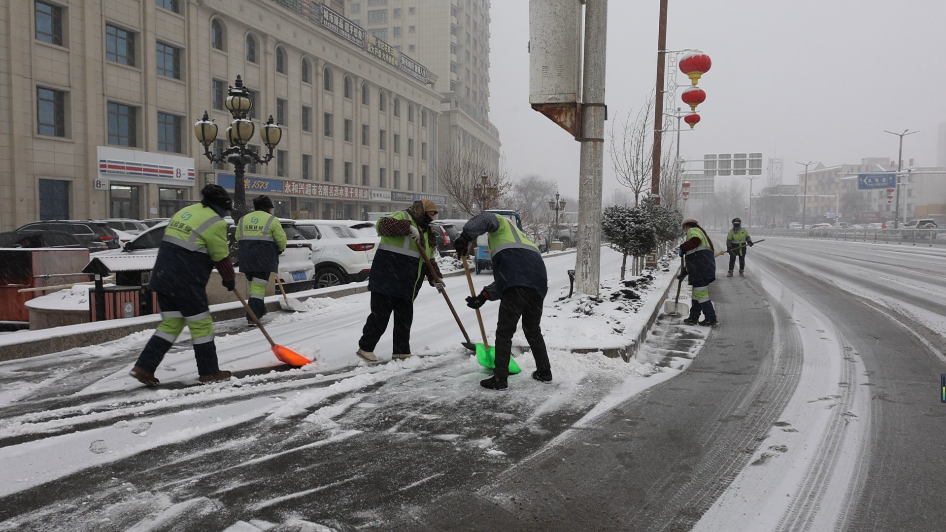 人保服务,拥有“如意行”驾乘险,出行更顺畅!_2025年中国绿色建筑材料行业发展运行现状、产业链解析及投资潜力