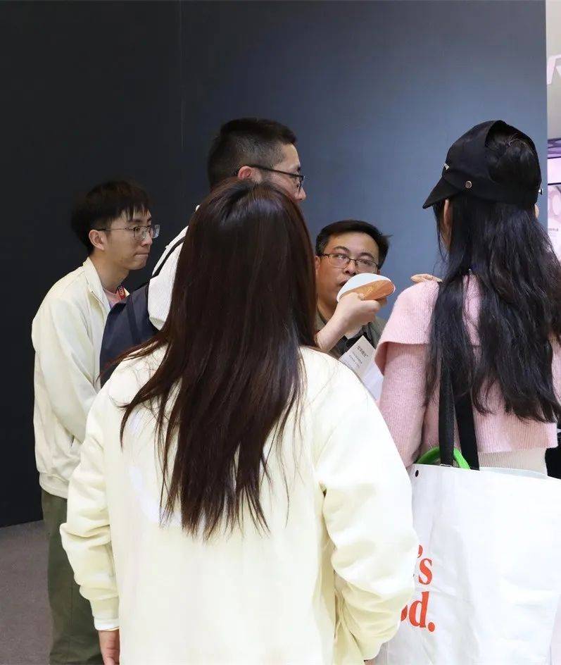 2025年绿色建材创新之路，重塑建筑业未来的强大力量_人保伴您前行,人保护你周全