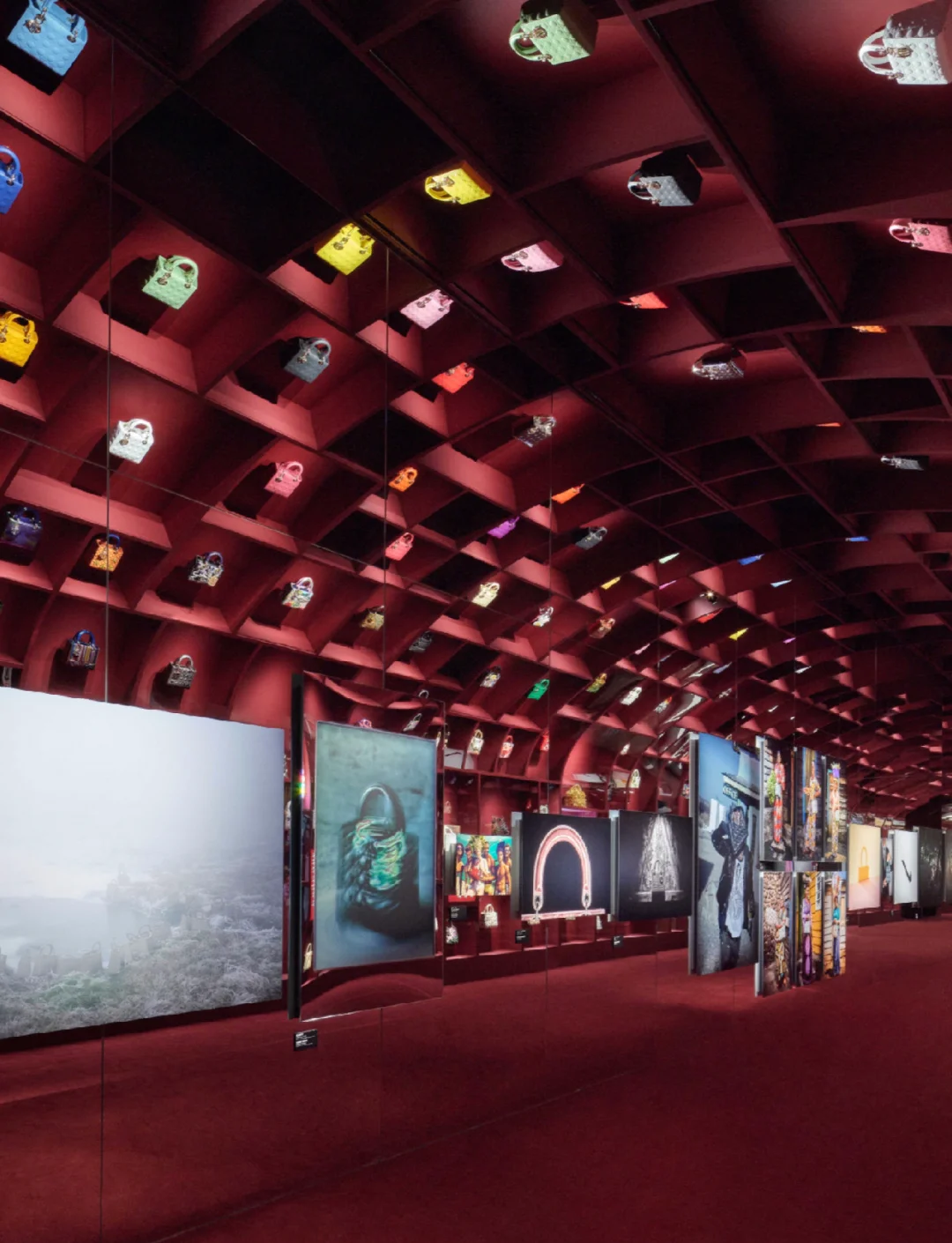 迪奥“Designer of Dreams”回顾展首尔启幕