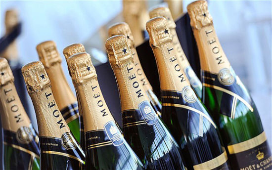 LVMH酒业板块结构性调整：酩悦轩尼诗计划裁员10%以应对业绩压力