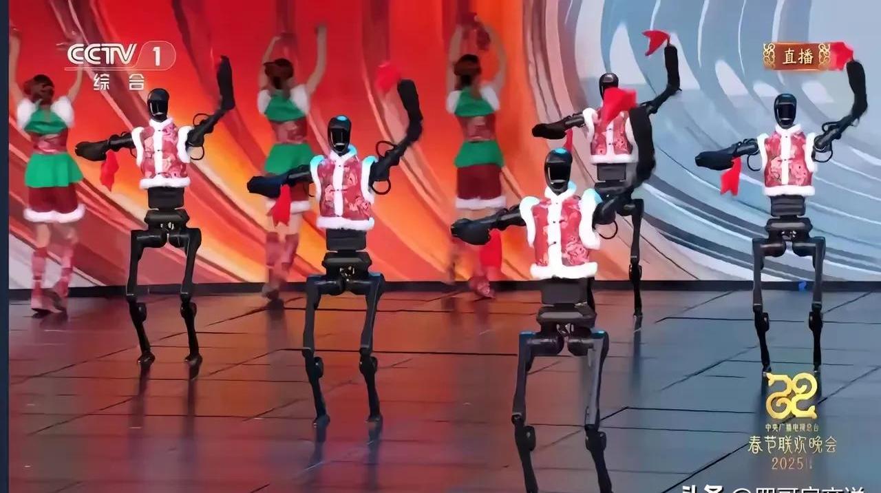 人形机器人“格斗首秀”杭州炸场 AI“拳王”硬核破圈