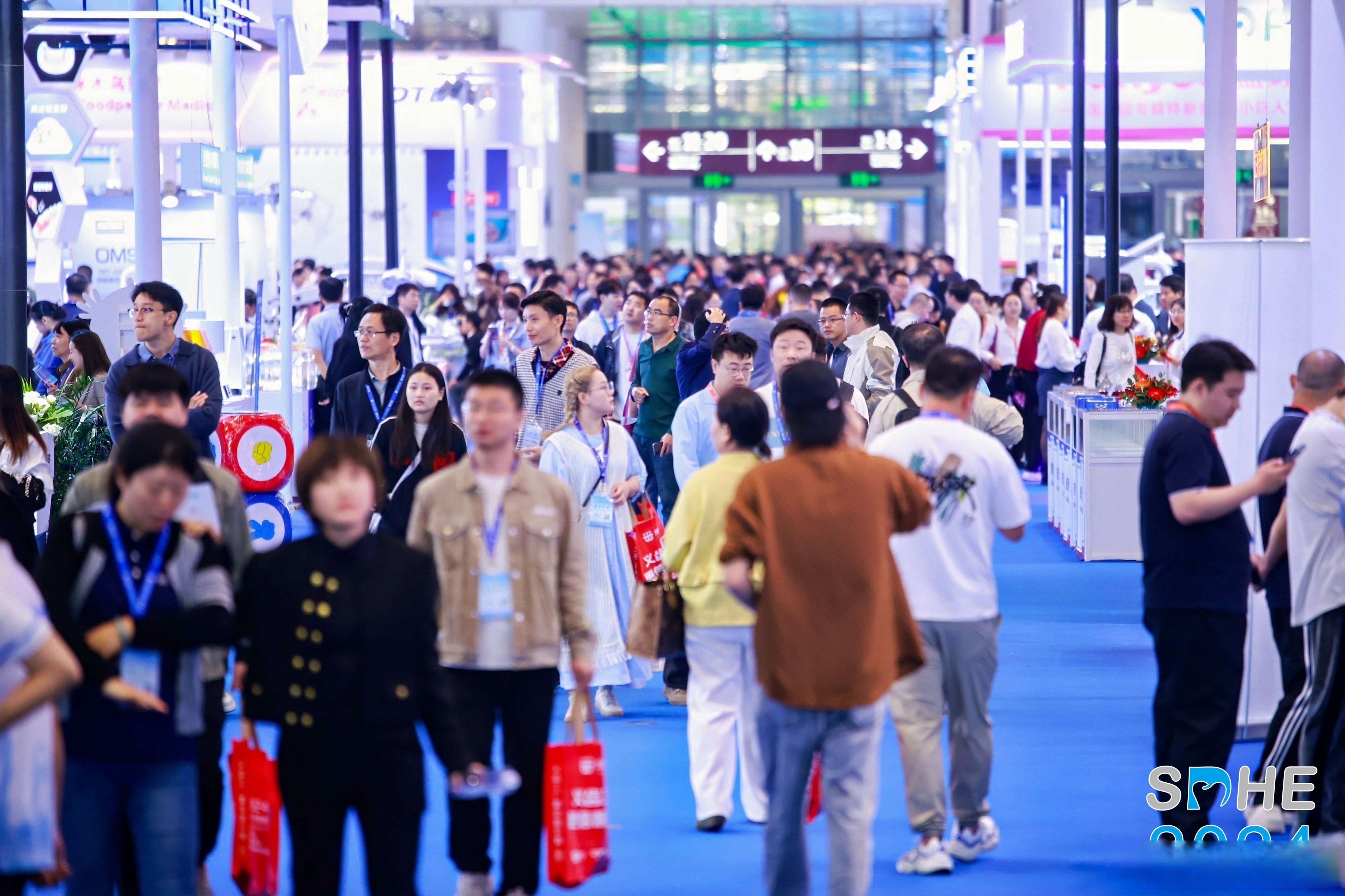 爱迪特：公司携沃兰种植体积极参加国内外的口腔行业展会、学术研讨会等活动