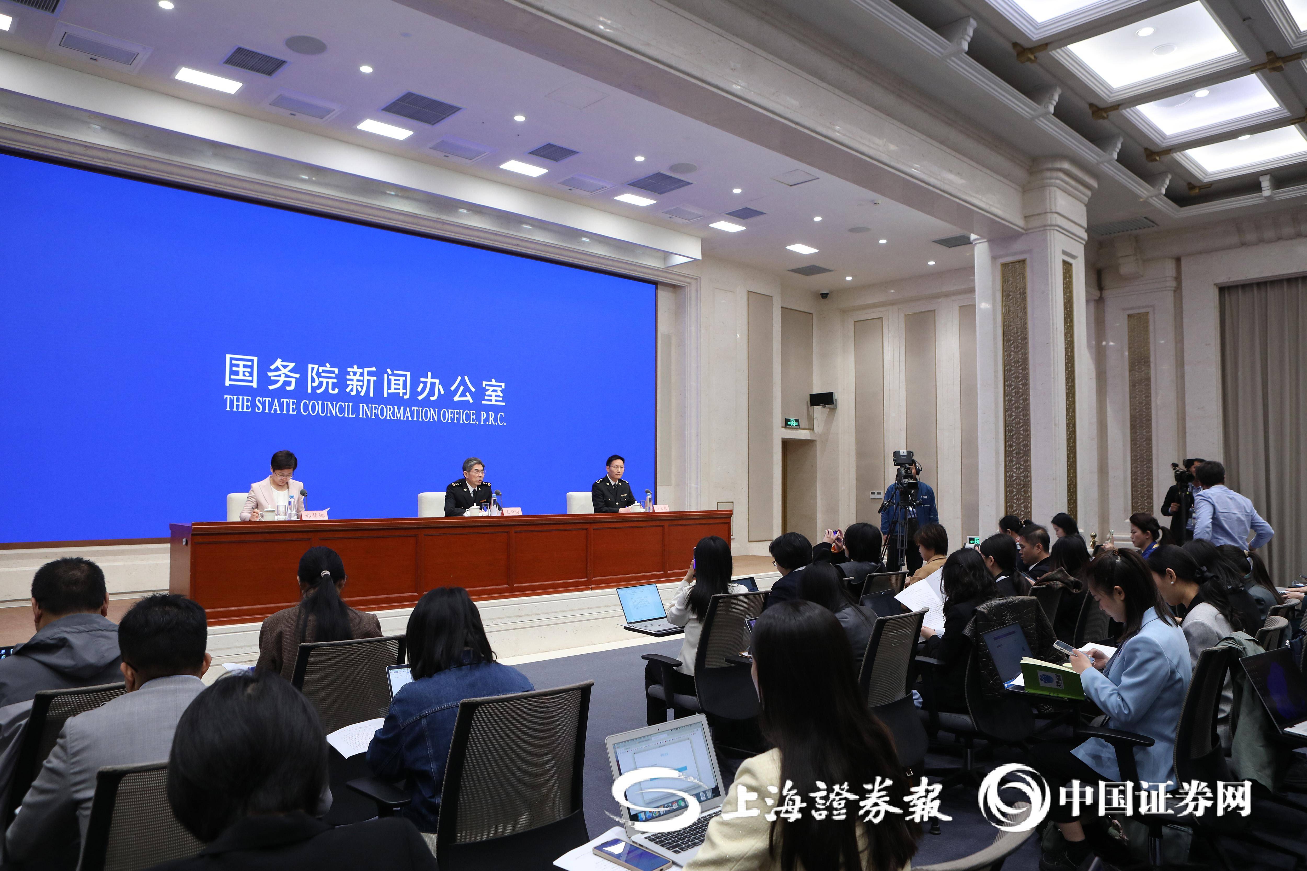 海关总署副署长王令浚与非洲多国对口合作部门签署农食产品输华准入议定书