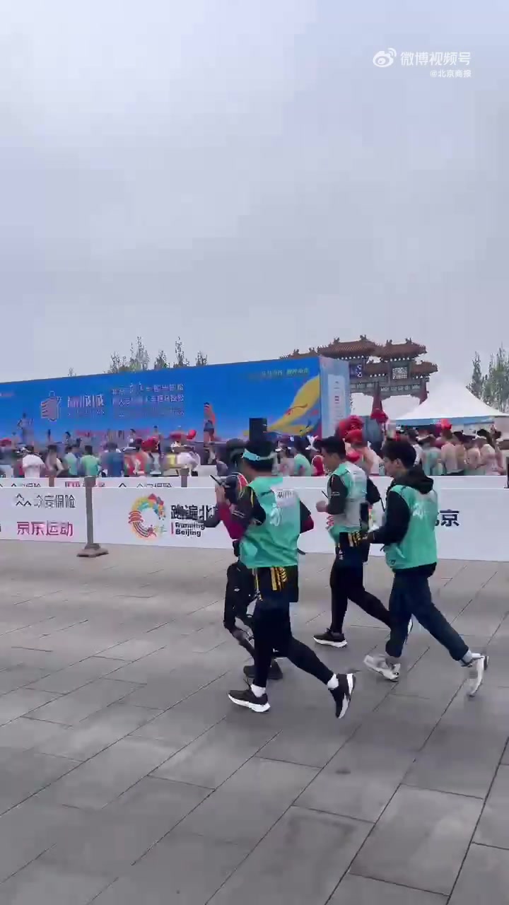 在北京，机器人“闯”出大世界