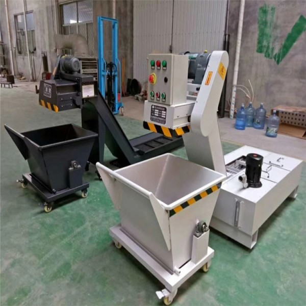 新华医疗获得实用新型专利授权：“一种链排式塑料安瓿瓶的生产模具及连续式吹灌封一体机”