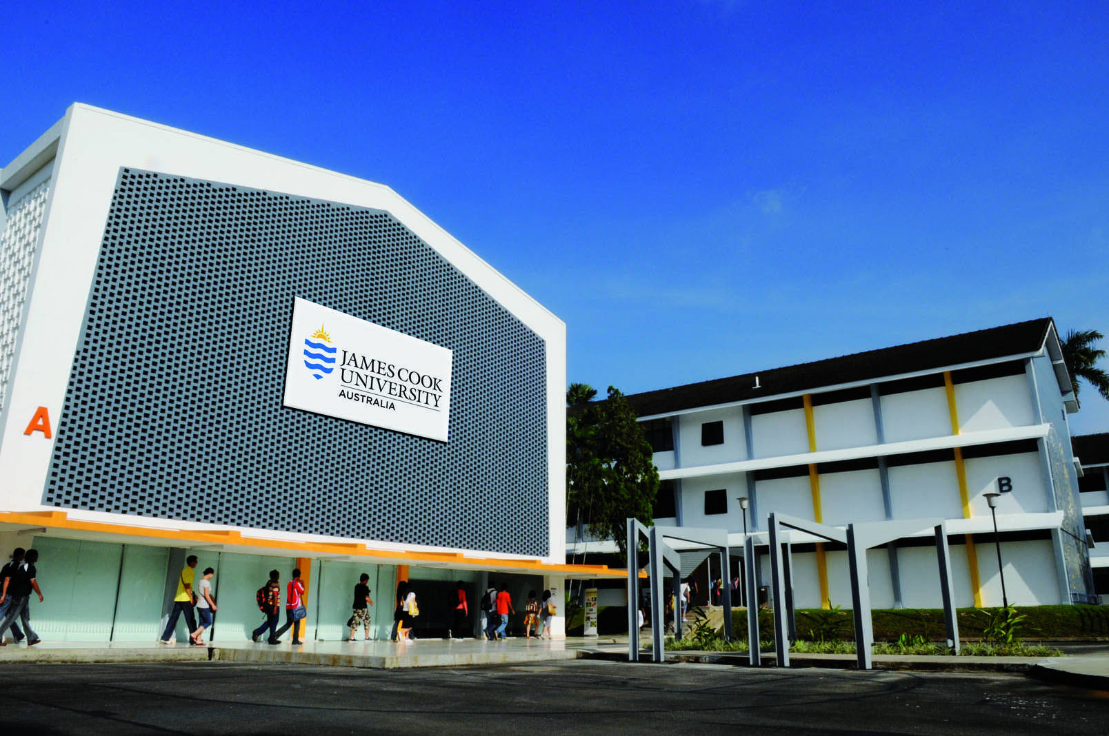 王光彦会见新加坡教育部常任秘书林宛蓉