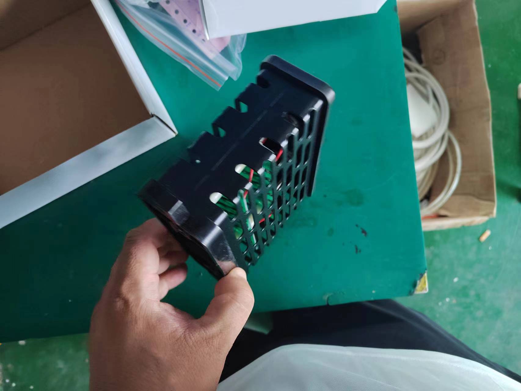 中国石化获得发明专利授权:“一种具有Z轴止挡的圆片级真空封装方法和MEMS封装结构”
