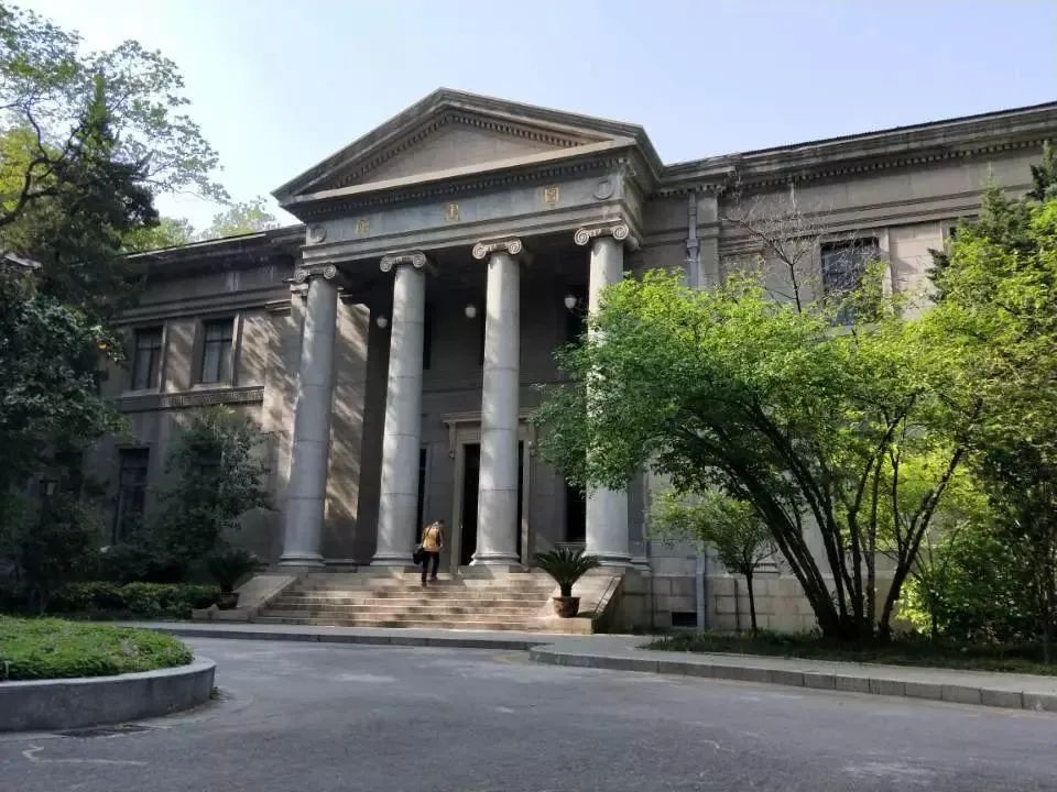 《南京照相馆》带火影视股 7只影视股获机构扎堆看好