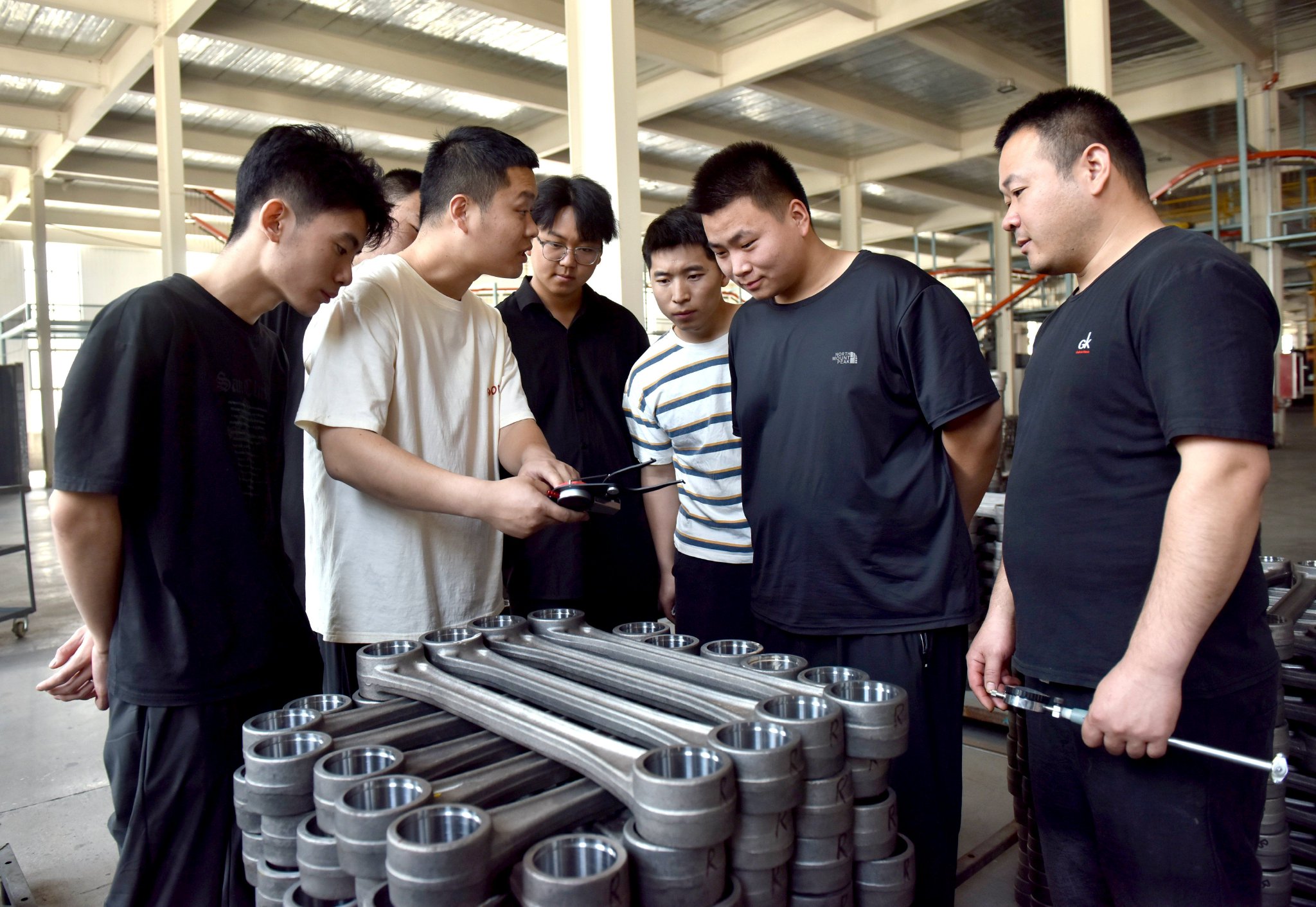 新华鲜报丨妙想照进现实！中国提出到2027年脑机接口关键技术取得突破