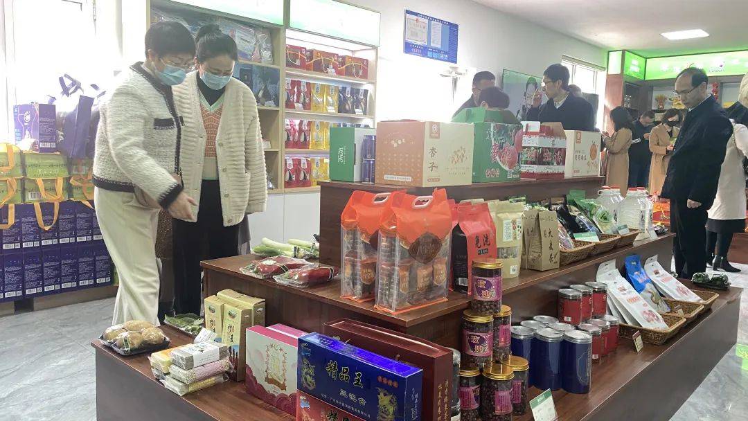 盛松成、龙玉、陈玺:通过税制改革提高地方政府促消费的积极性