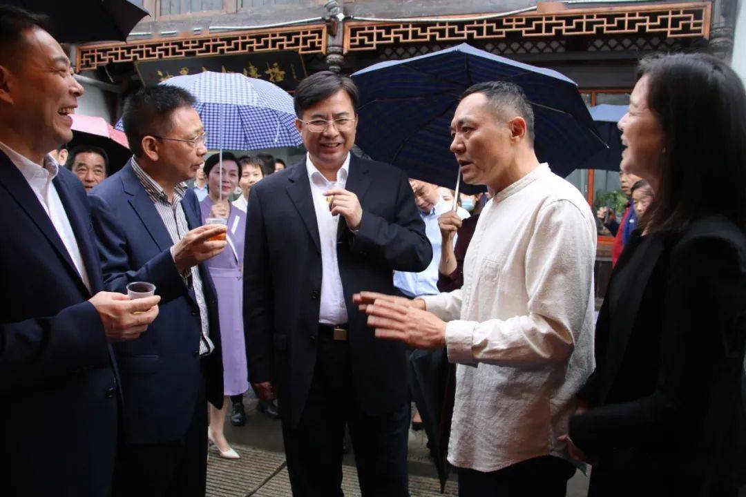 盛松成、龙玉、陈玺:通过税制改革提高地方政府促消费的积极性