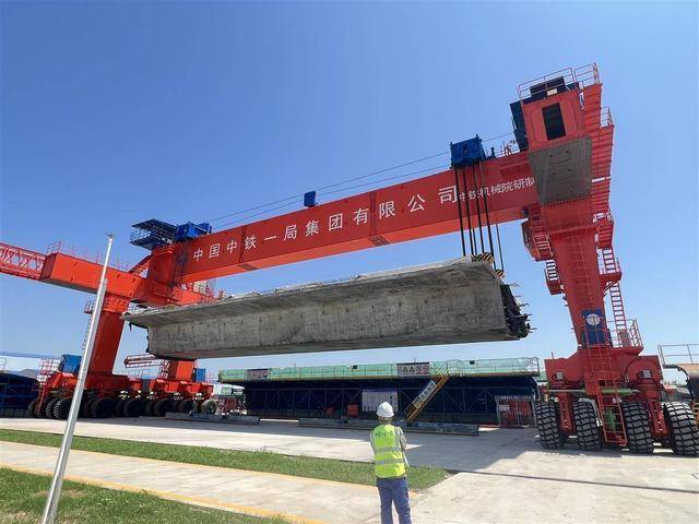 成都华微：公司产品应用于航天科技集团等央企集团下属单位