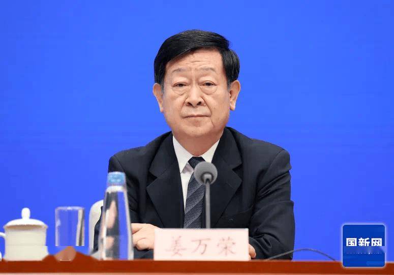 今日看点｜国新办举行国务院政策例行吹风会，介绍逐步推行免费学前教育政策有关情况