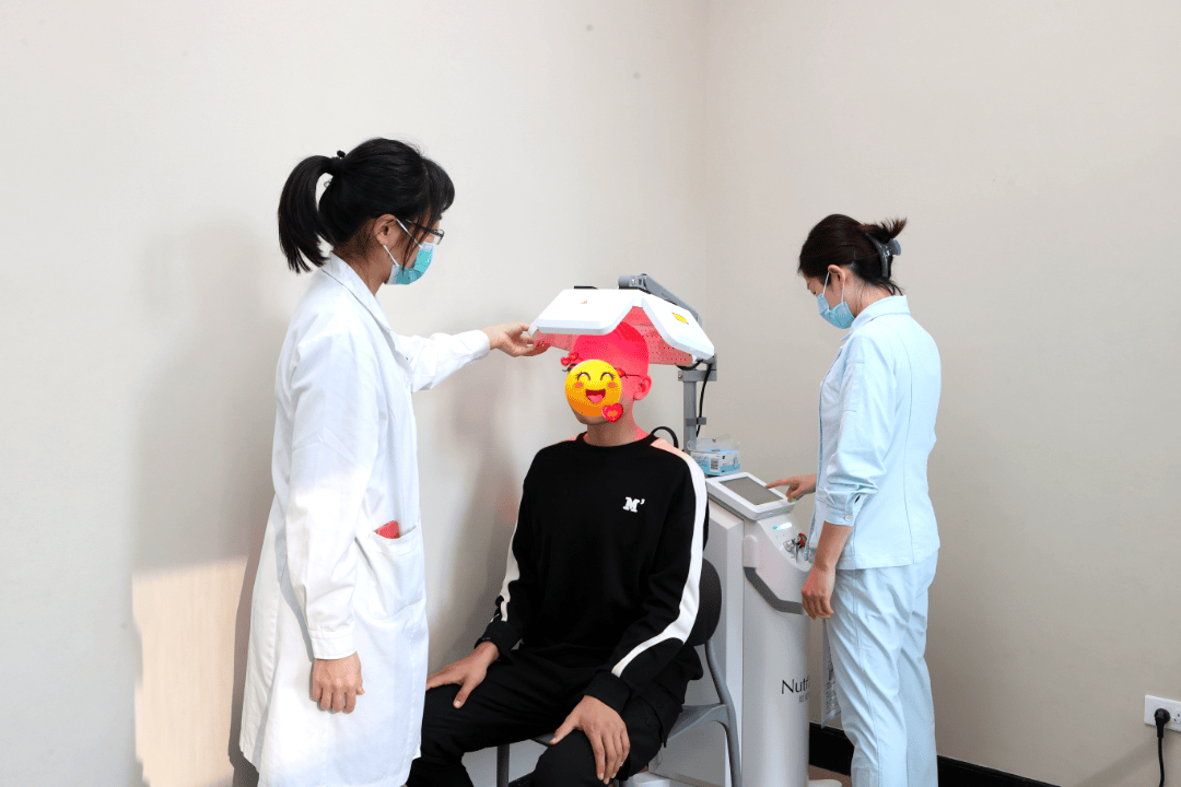 毛发医疗概念下跌1.01%，10股主力资金净流出超千万元