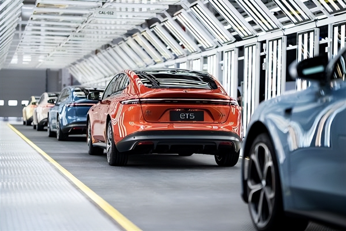 新势力车企8月交付量：极氪连续六月超4万台，小鹏同比增169%