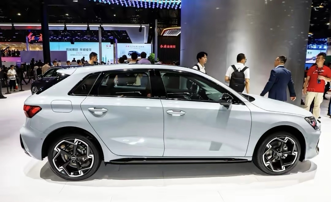 人保财险政银保 ,拥有“如意行”驾乘险，出行更顺畅！_2025中国无人经济行业发展现状调研及未来投资前景预测