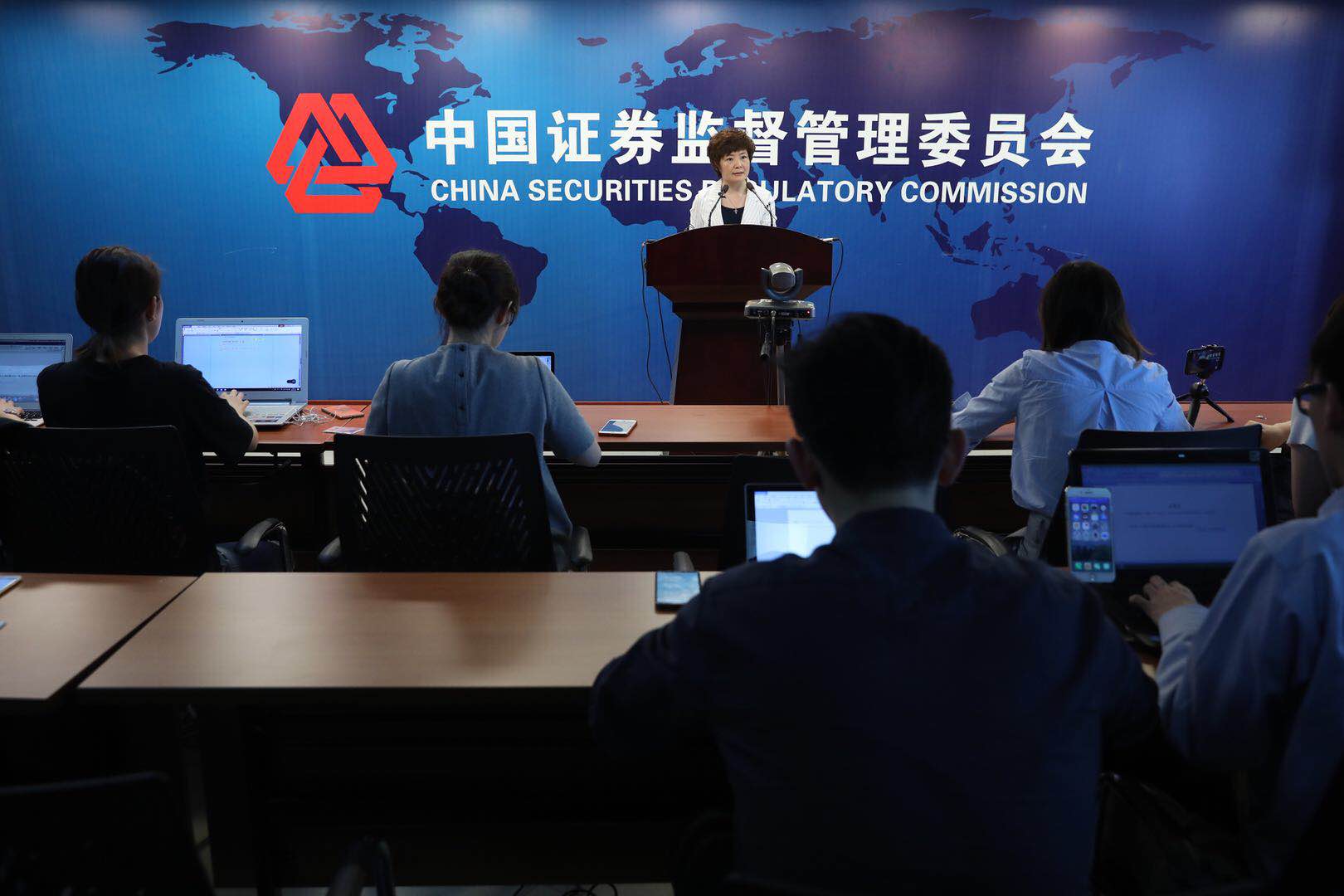 中国证监会原主席易会满被查 其银行学校多名同学先期落马