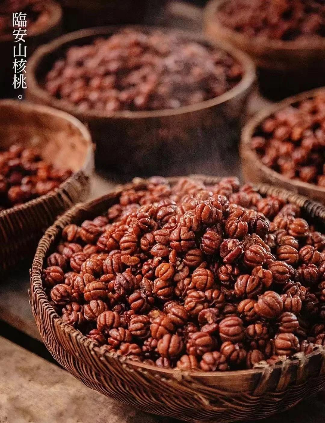 月下团圆品核桃，顺中藏金赢好运！六个核桃中秋送“金核桃”引爆全城