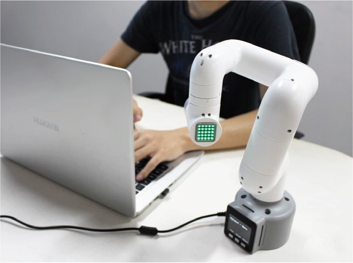 秀我中国｜对话造梦小懿：人工智能时代的“机械造梦师”