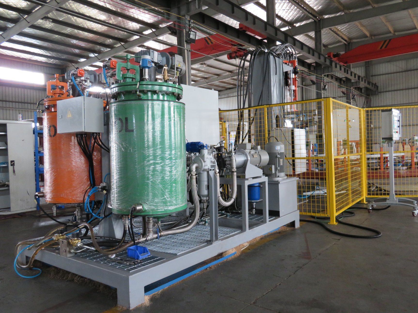 沃尔核材：进口发泡芯线挤出机陆续到货