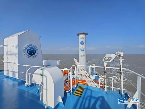 我国首个集成式船舶反拉滑道下水系统完成实船试验