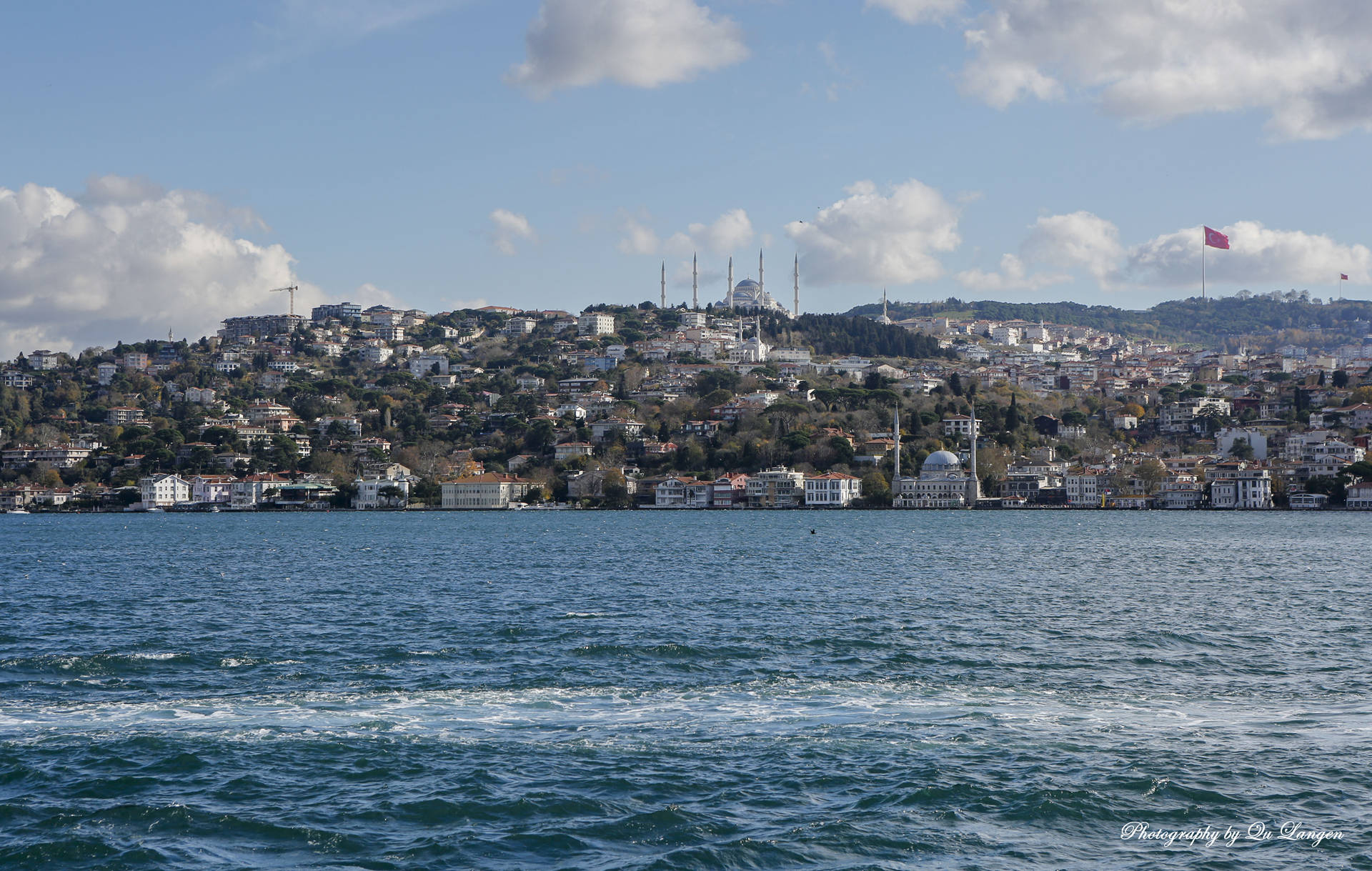 突发！土耳其博斯普鲁斯海峡双向停航