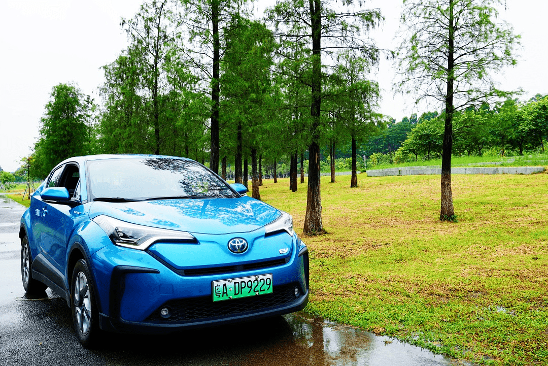 广汽丰田连发四车，燃油车也开始展示“含华量”