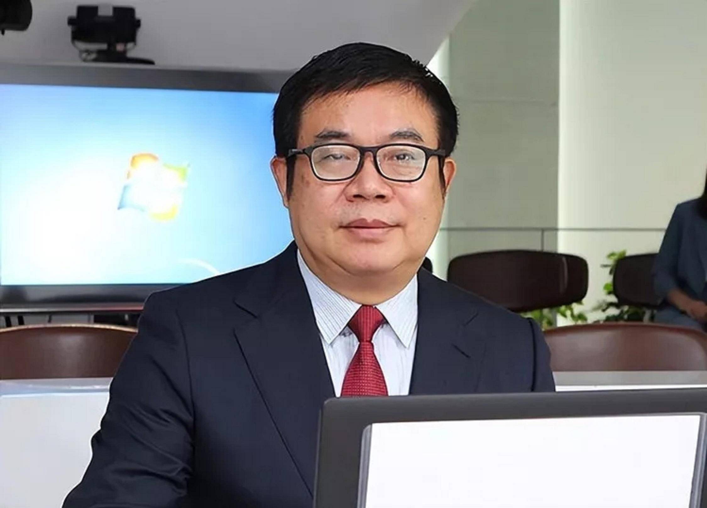 万润新能发生2笔大宗交易 合计成交1355.20万元