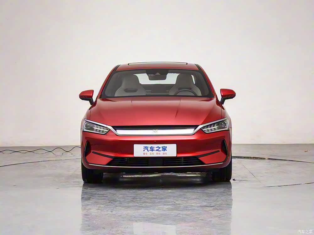 新能源“家轿之王”上新:第二代秦PLUS限时6.98万元起