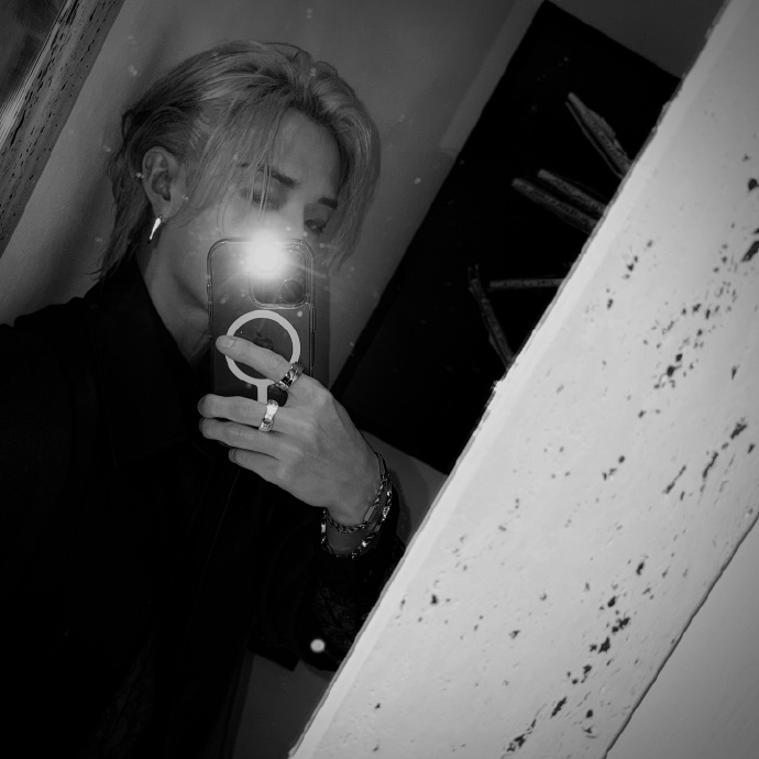 Loewe SS26 开启新�r代，向悠久�鞒兄戮�