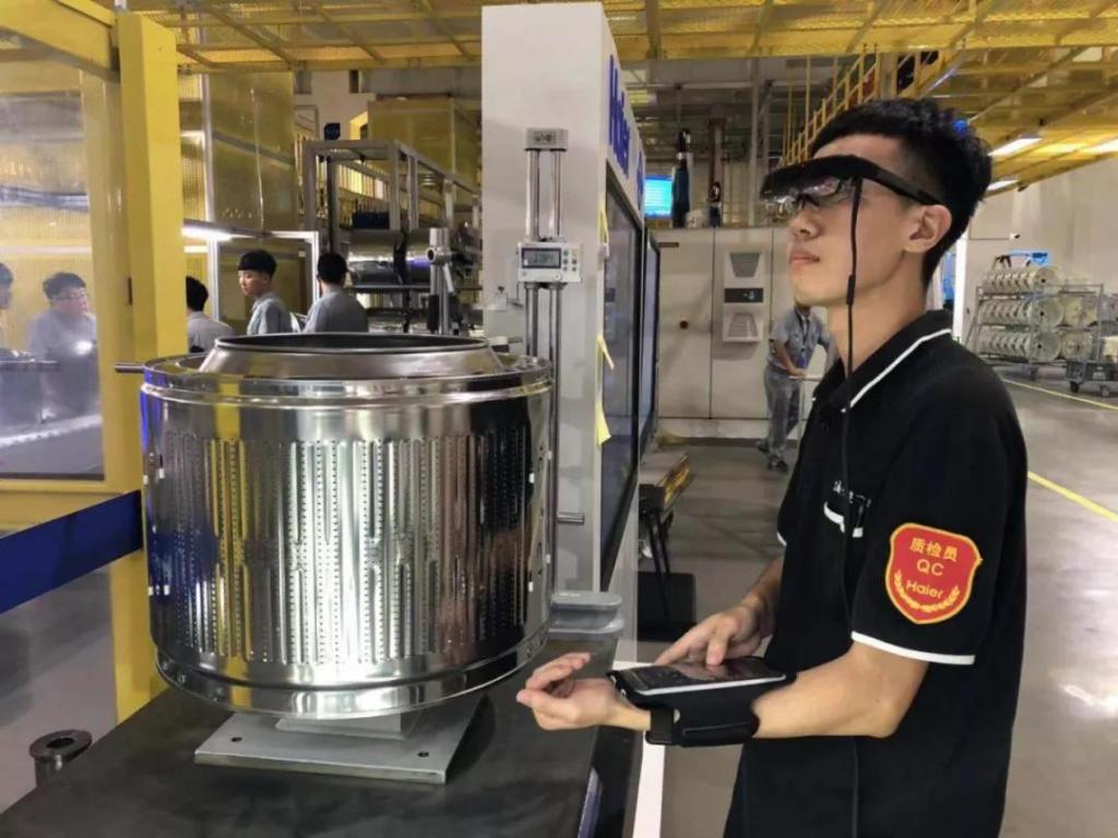 中国经济样本观察·企业样本篇｜勇闯智能眼镜“无人区”——透视杭州灵伴科技的科创之道