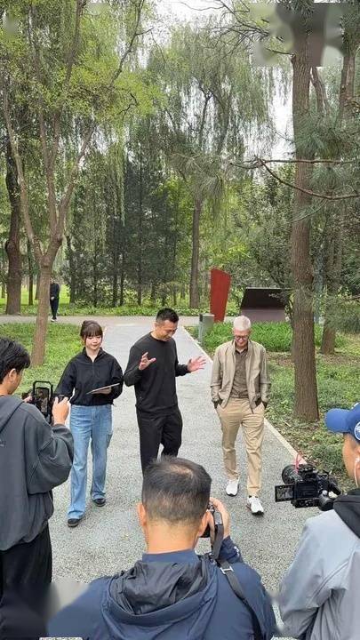 工信部部长李乐成会见美国苹果公司首席执行官蒂姆・库克