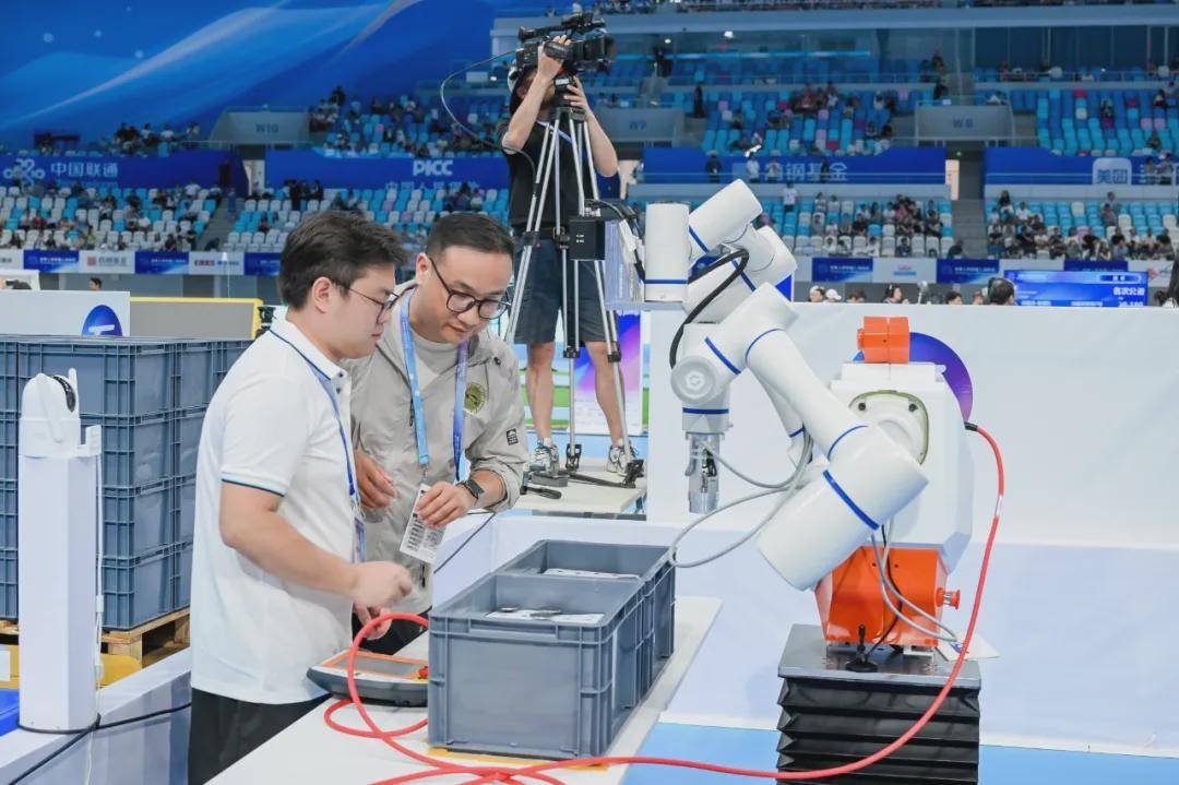 看“中国智造”机器人如何圈粉世界