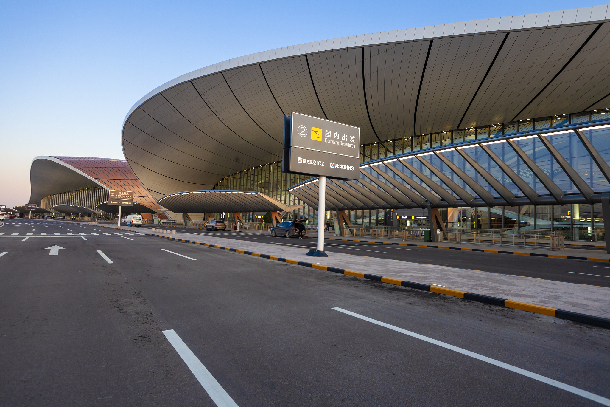 “白菜价”的国际航线，支线机场的赔本吆喝？