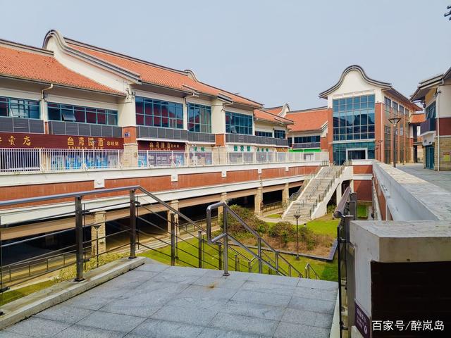 免税概念活跃，平潭发展、厦门港务涨停，海南机场等上扬