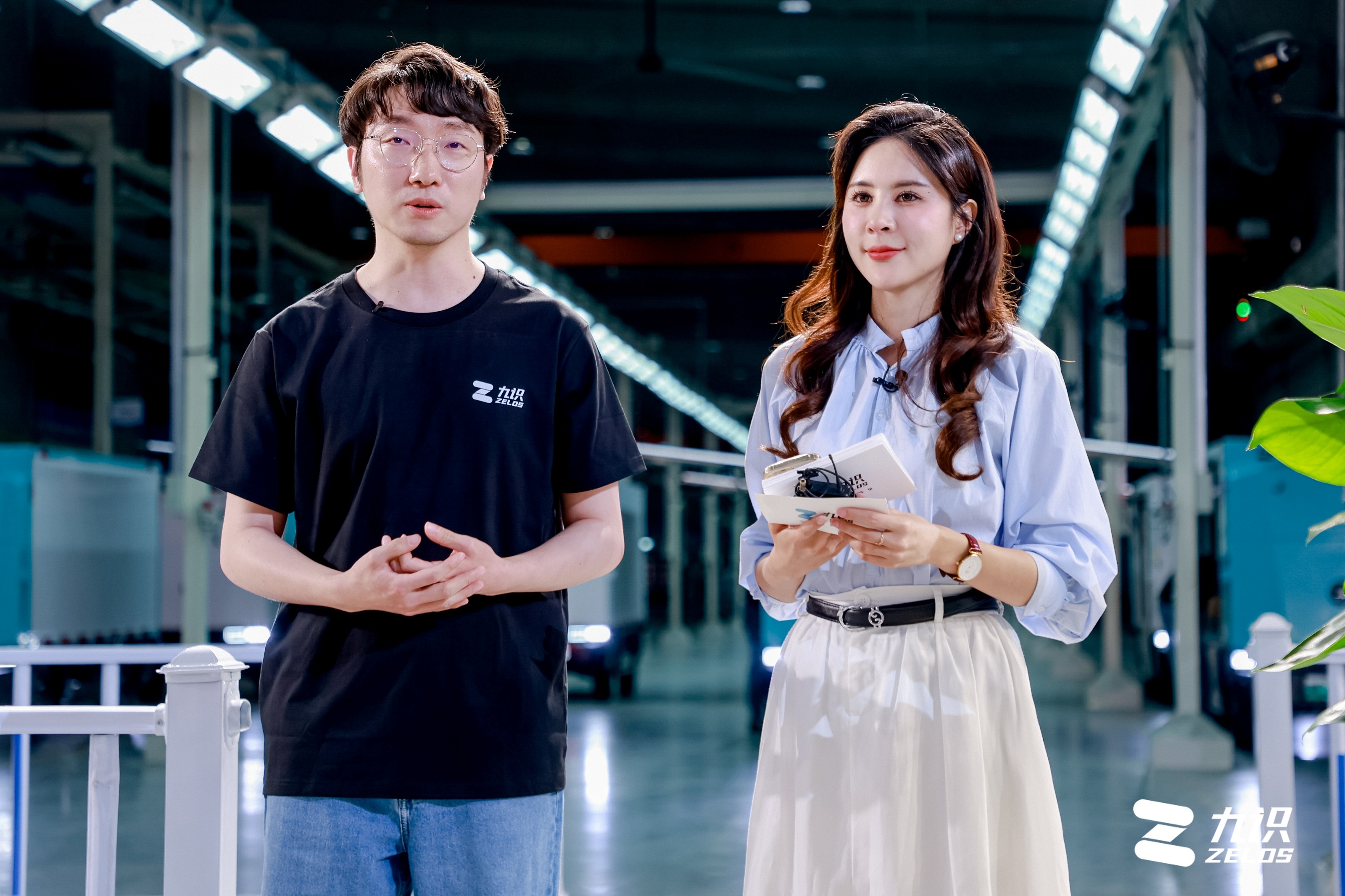 【实探】 传化智联“新同事”无人车正式上岗 身兼数职探路智慧物流