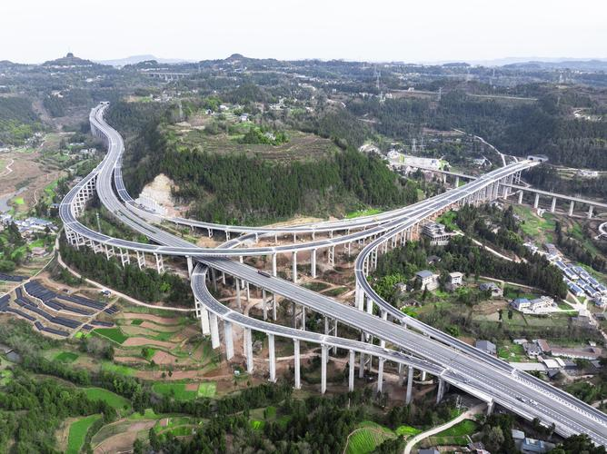 十五五视野下综合交通规划：政策、机遇与投资新图景_人保伴您前行,人保有温度