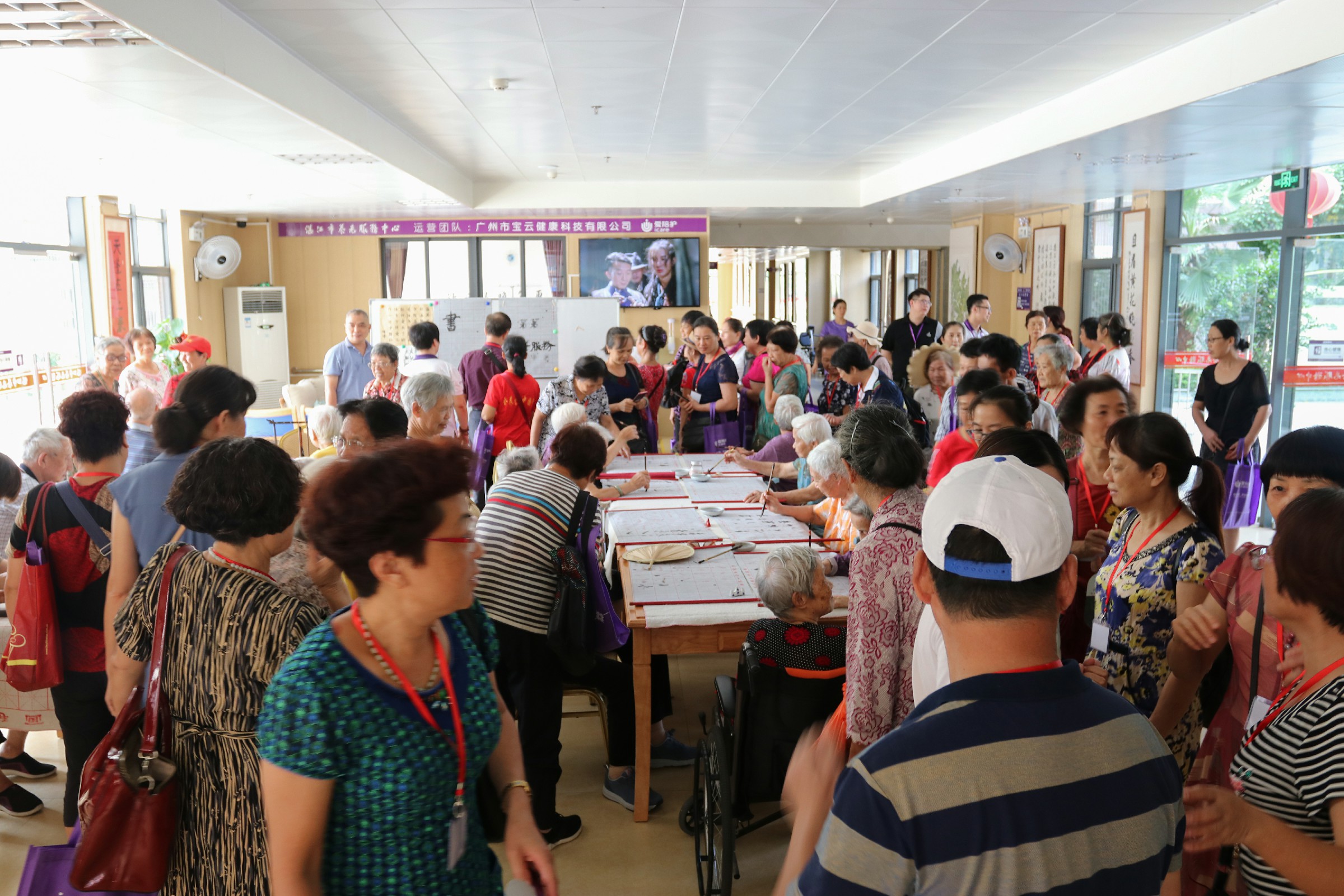 从“养老”到“享老” 一张信用卡的温度革新