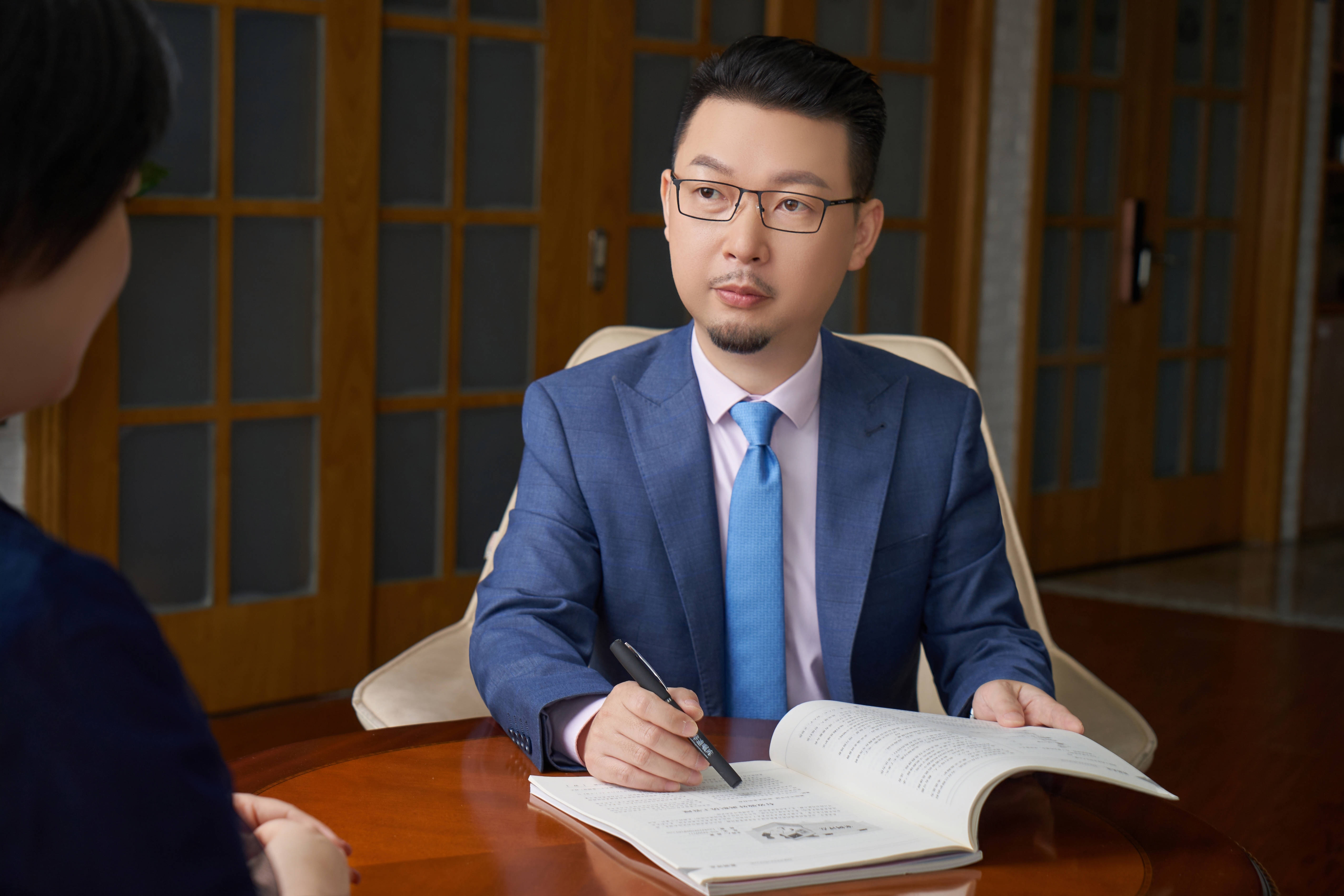 中华遗嘱库里,30万老人主动立遗嘱