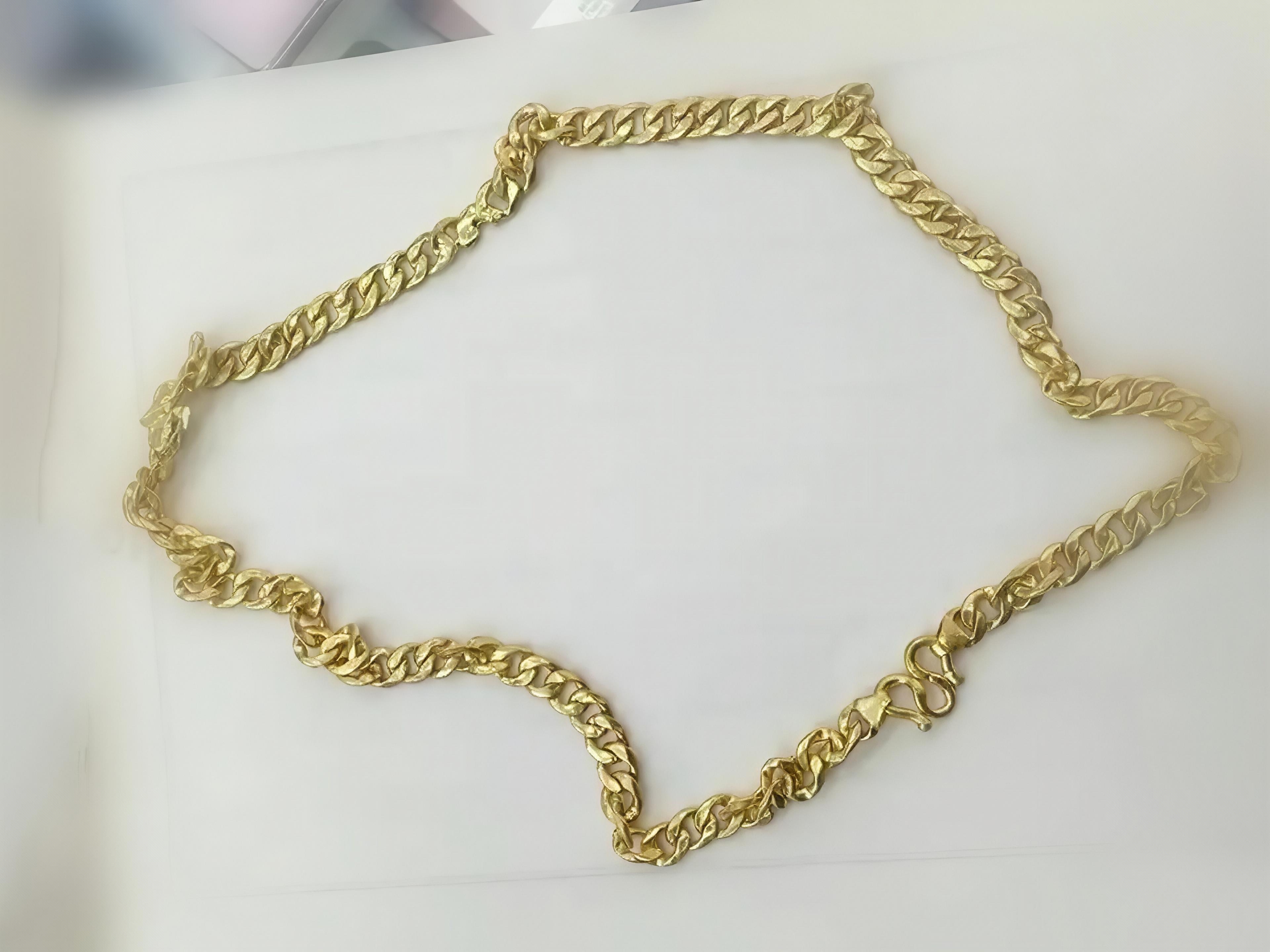 “一口价”黄金热销，金店老板还发愁